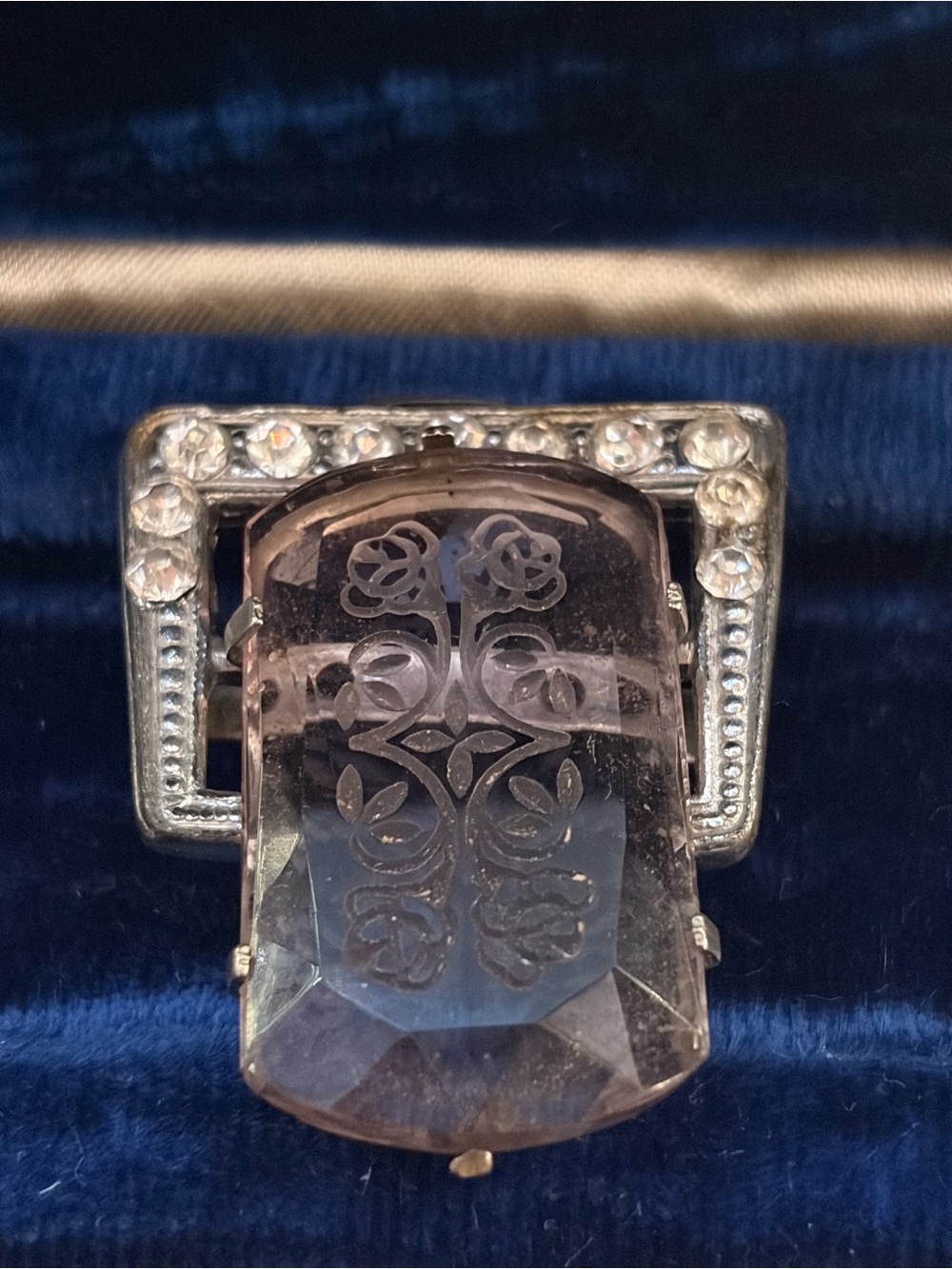 ✨ Art Deco Lavender-Pink Intaglio Glass Dress Clip ✨